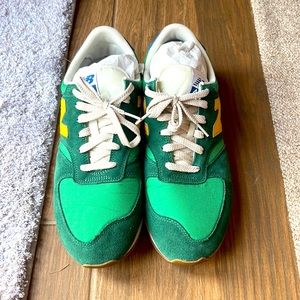 New balance shoes, green